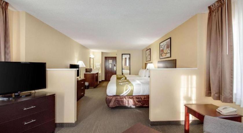 Quality Inn & Suites Arbor Exterior foto